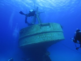 005 Divers on the USS Kittiwake IMG 5498